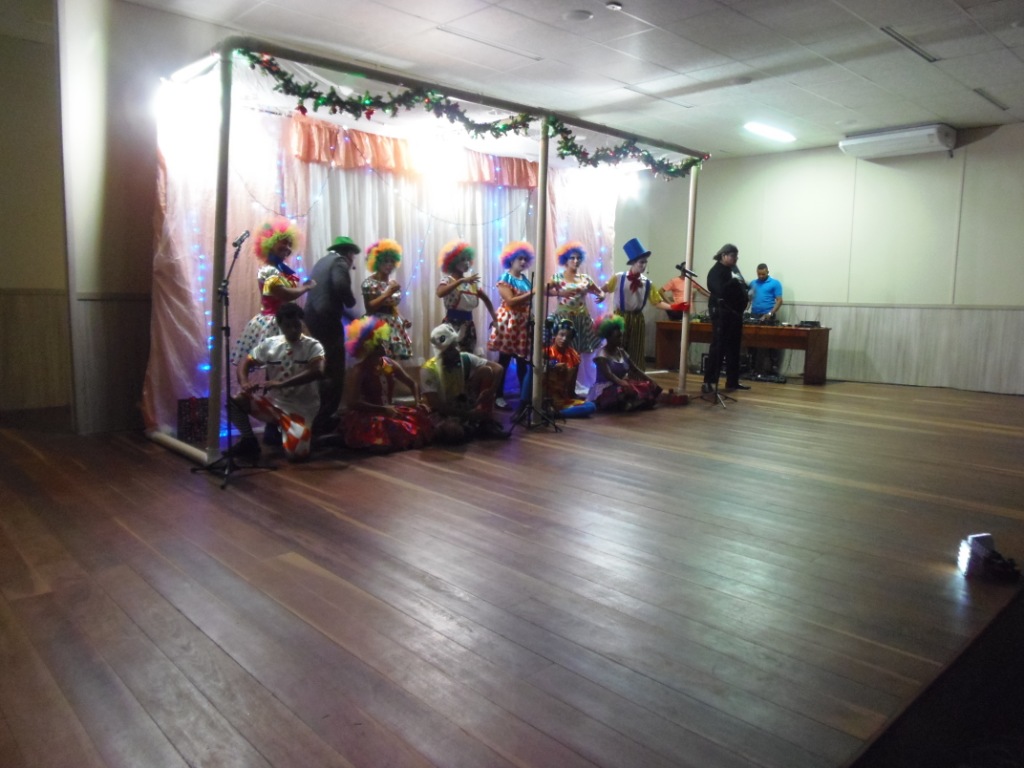 Musical de Natal do Grupo ‘Os Cones’ da SMTT encanta alunos da EMEF João Paulo II - SMTT Aracaju